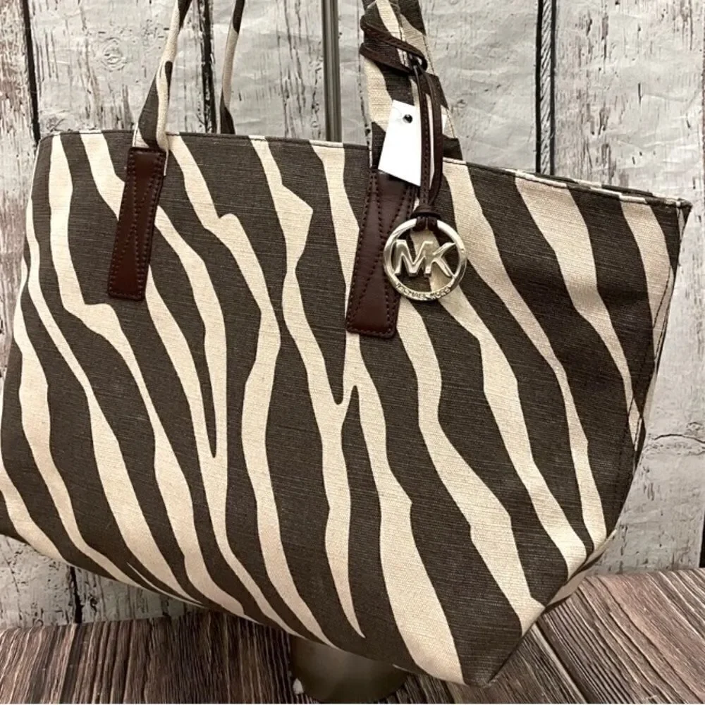 MICHAEL KORS CANVAS TOTE LAPTOP VACATION TRAVEL WORK SCHOOL. LIKE NEW